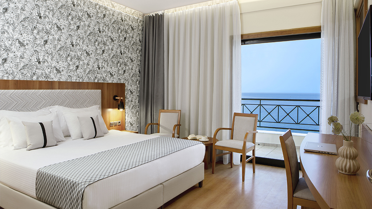 Zeus Essence Ramada Athens  (ex Ramada Athens Attica Riviera)